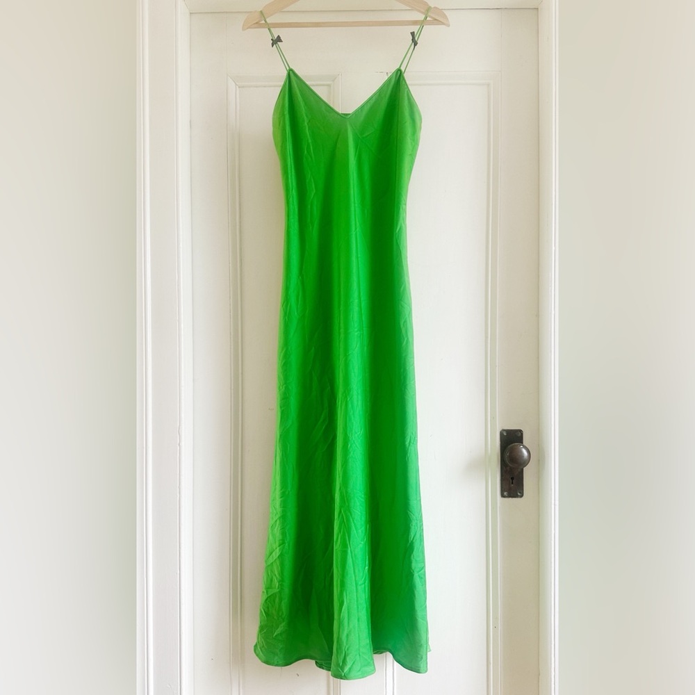 🏷️ NWT WAYF Kelly Satin Slip Dress in Green. Size XS - Picture 5 of 9